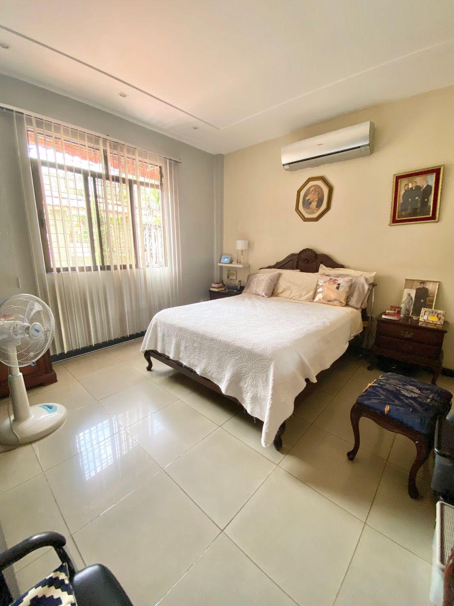 Casa de 350 m² con 7 Dorm. en Venta en Miraflores Uso Residencial Comercial, Guayas — imagen 8