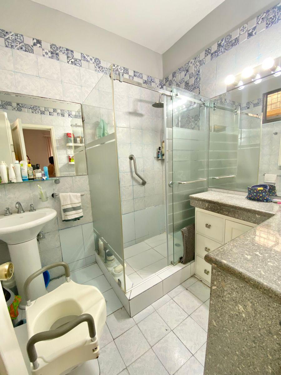 Casa de 350 m² con 7 Dorm. en Venta en Miraflores Uso Residencial Comercial, Guayas — imagen 7