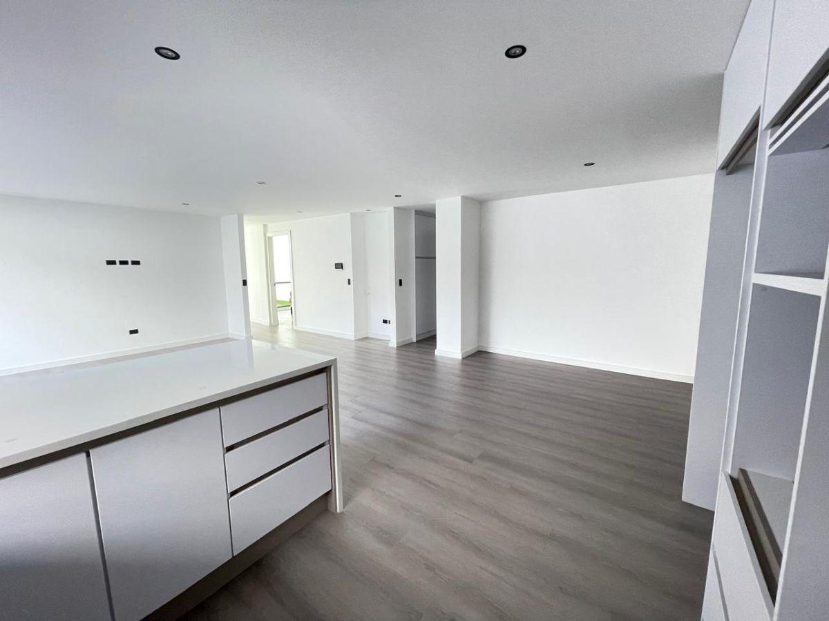 Departamento de Venta en El Sector El Batán de 115 m Mas Patio Privado — imagen 7