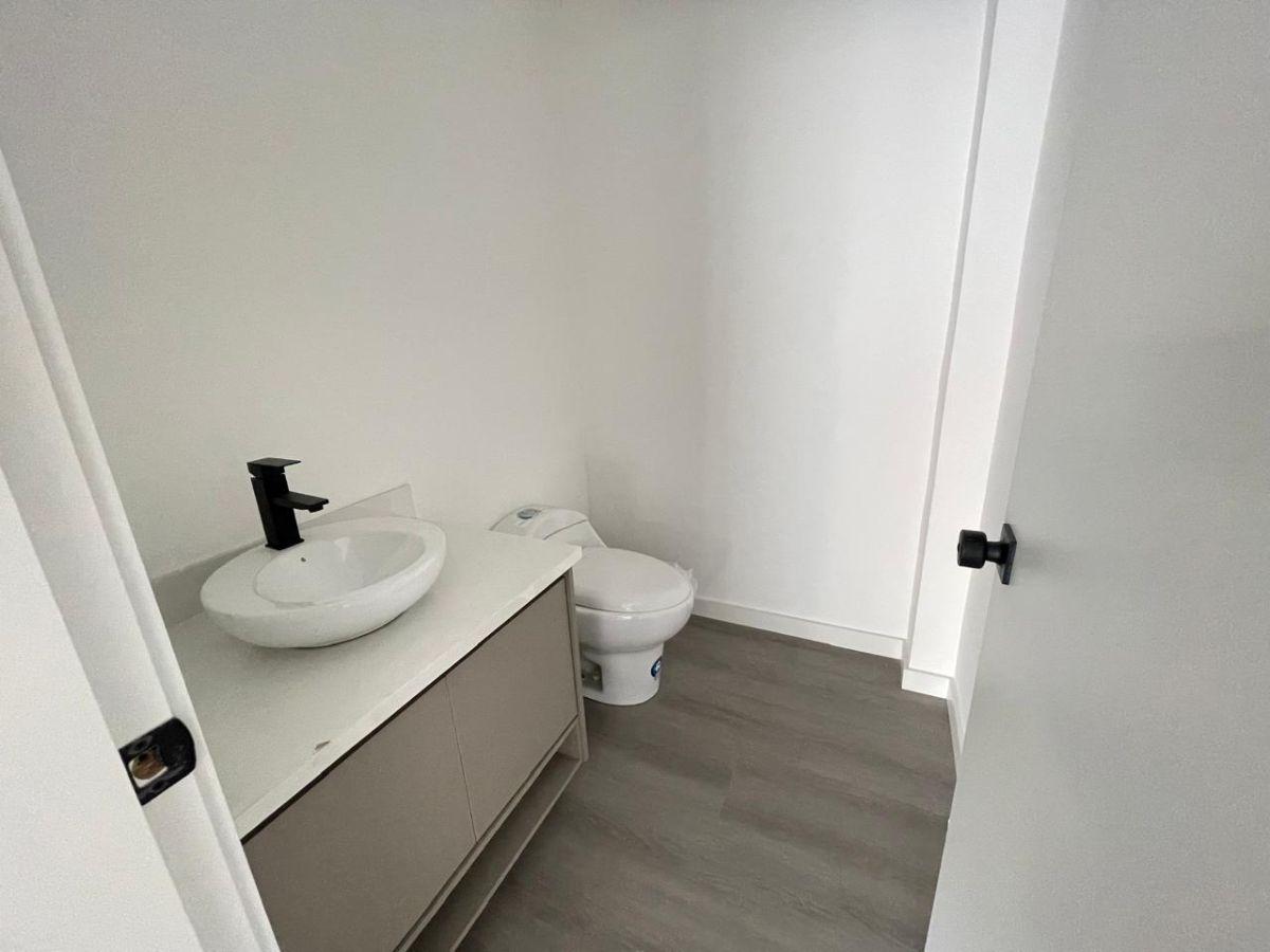 Departamento de Venta en El Sector El Batán de 115 m Mas Patio Privado — imagen 5