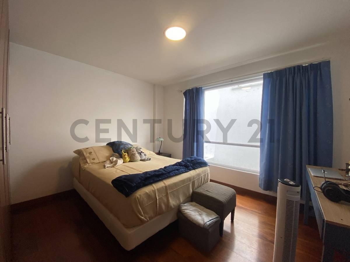 Venta Oportunidad Casa con Jardín Cumbaya Colegio Menor Conjunto Privado — imagen 4