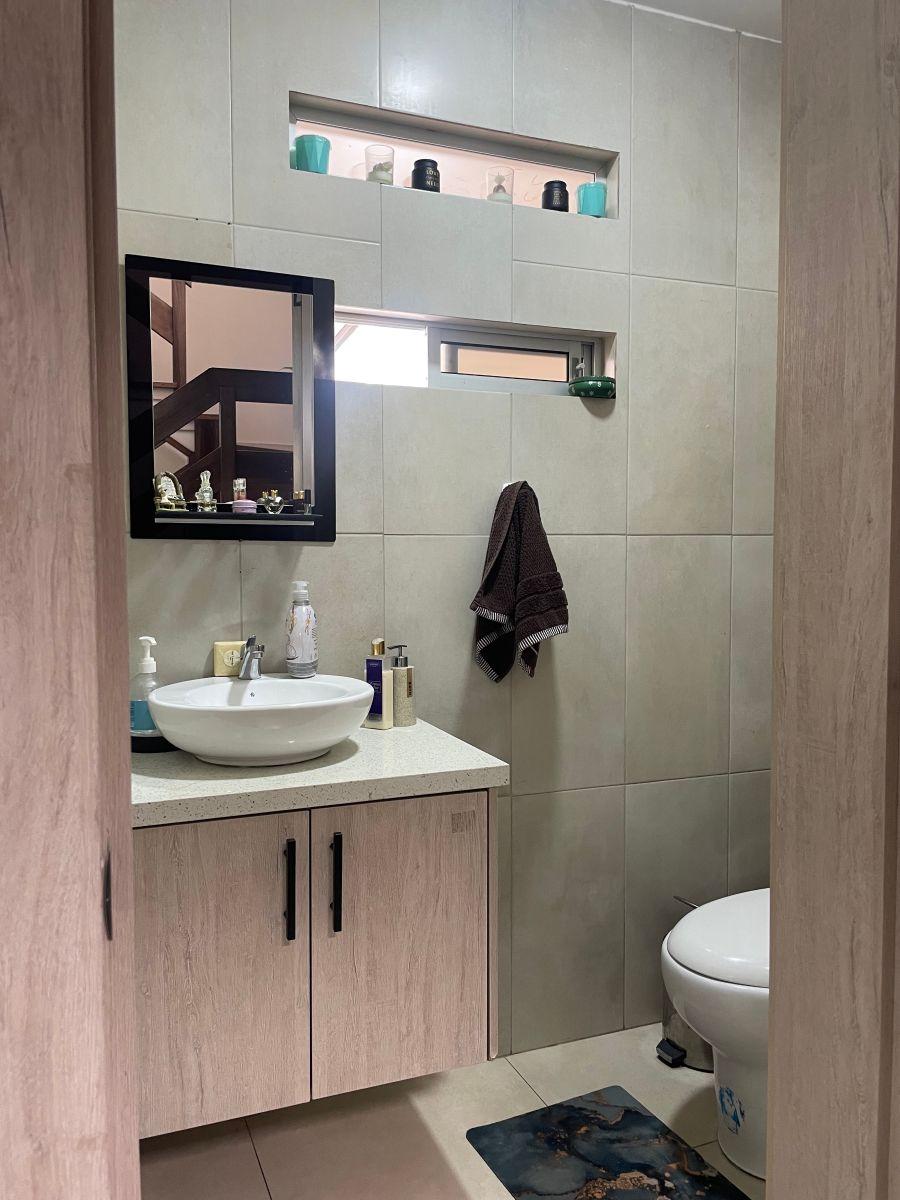 Casa en Venta 3 Dorm. Conjunto Privado Ricaurte, Azuay — imagen 6