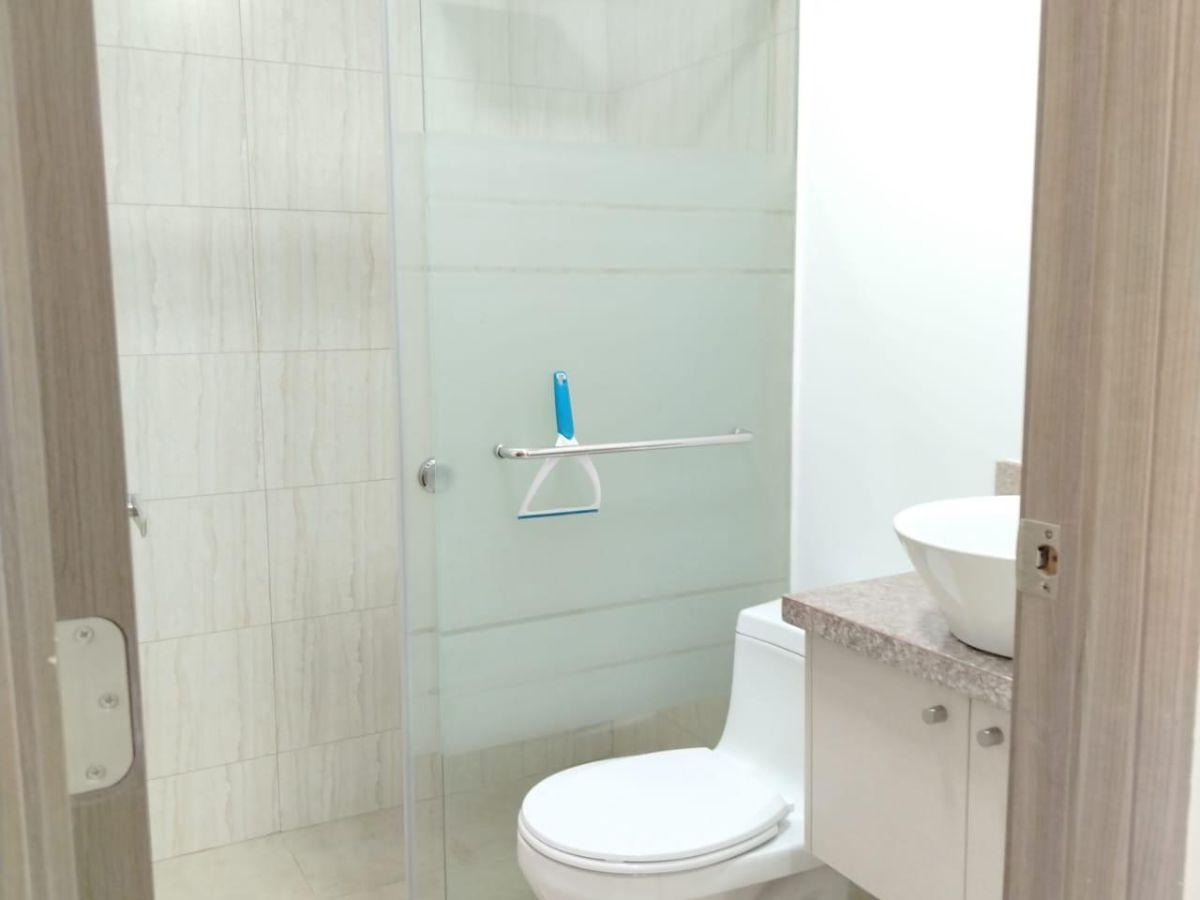12. - Vendo Departamento en Pacific Plaza - Centro Empresarial Colón, Guayas — imagen 4
