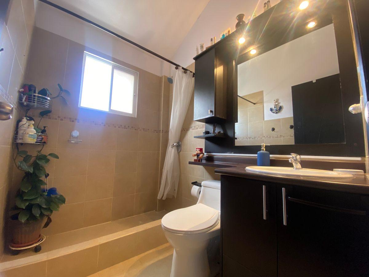 Casa con 232 m² de Terreno, 3 Habitaciones en Venta en Alangasí — imagen 2