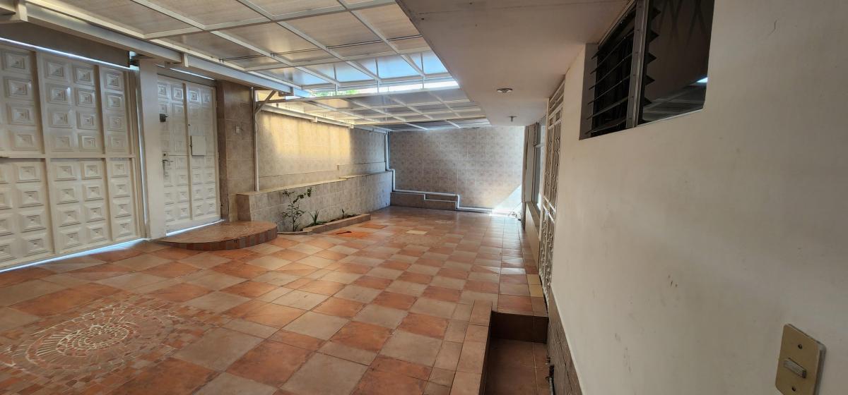 Venta de Casa 5 Dorm. El Pinar Bajo Independiente 469 m Areas Verdes — imagen 7