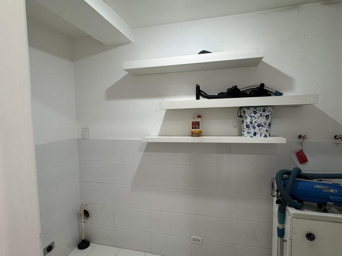 Venta Departamento de 2 Dorm. en La República de El Salvador Sector Carolina - Quito — imagen 2