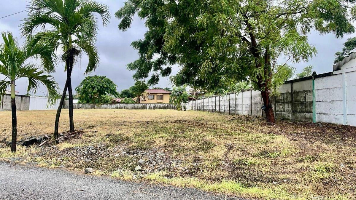 Terreno de Venta en La Urb. El Cortijo, Guayas — imagen 6