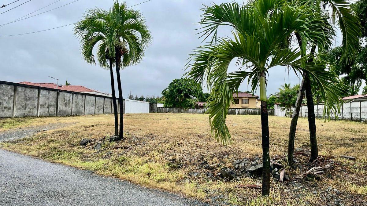 Terreno de Venta en La Urb. El Cortijo, Guayas — imagen 4