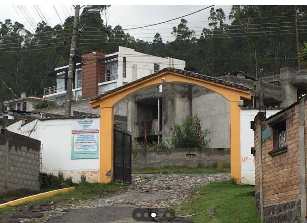 Terreno de 1.782 m² en Venta en Conocoto con 40 m² Frente, Dentro de Urbanización Privada — imagen 3