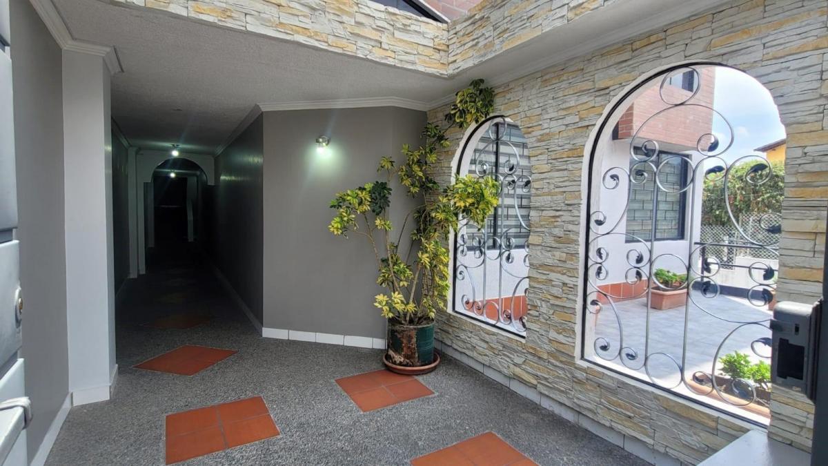 Vendo Departamento 3 Dorm. 130 m² La Gasca, Vista Panorámica. Provincia de Pichincha — imagen 8