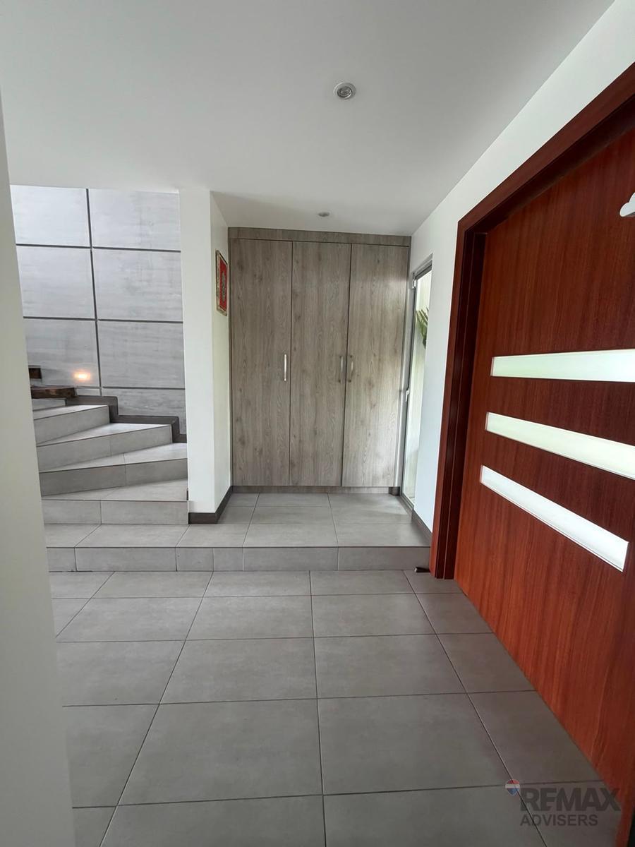 Venta Casa en Vista Colina, San Juan de Cumbayá, Quito, Ecuador — imagen 9