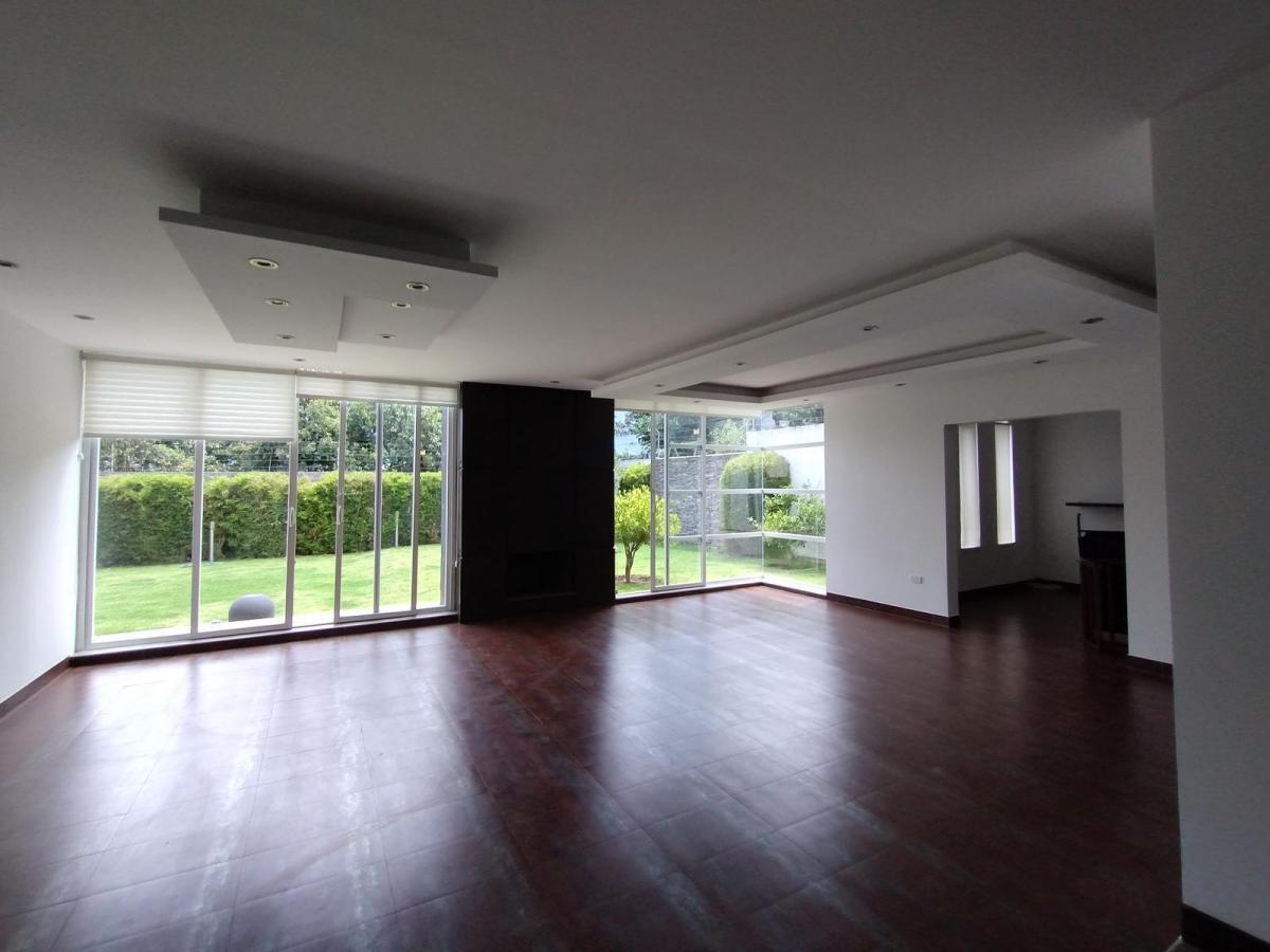 Renta Amplia Casa con Jardín - Lumbisí Cumbayá — imagen 8