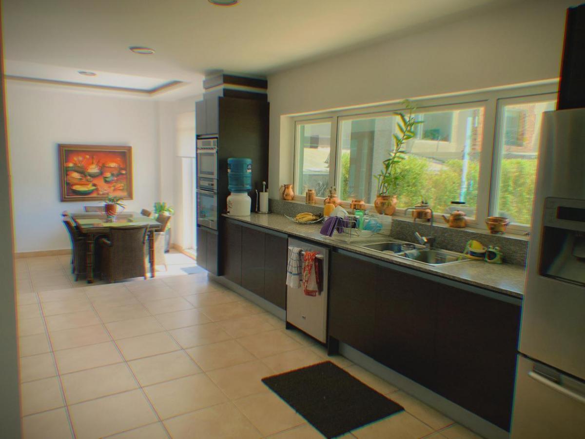 Renta Amplia Casa con Jardín - Lumbisí Cumbayá — imagen 4