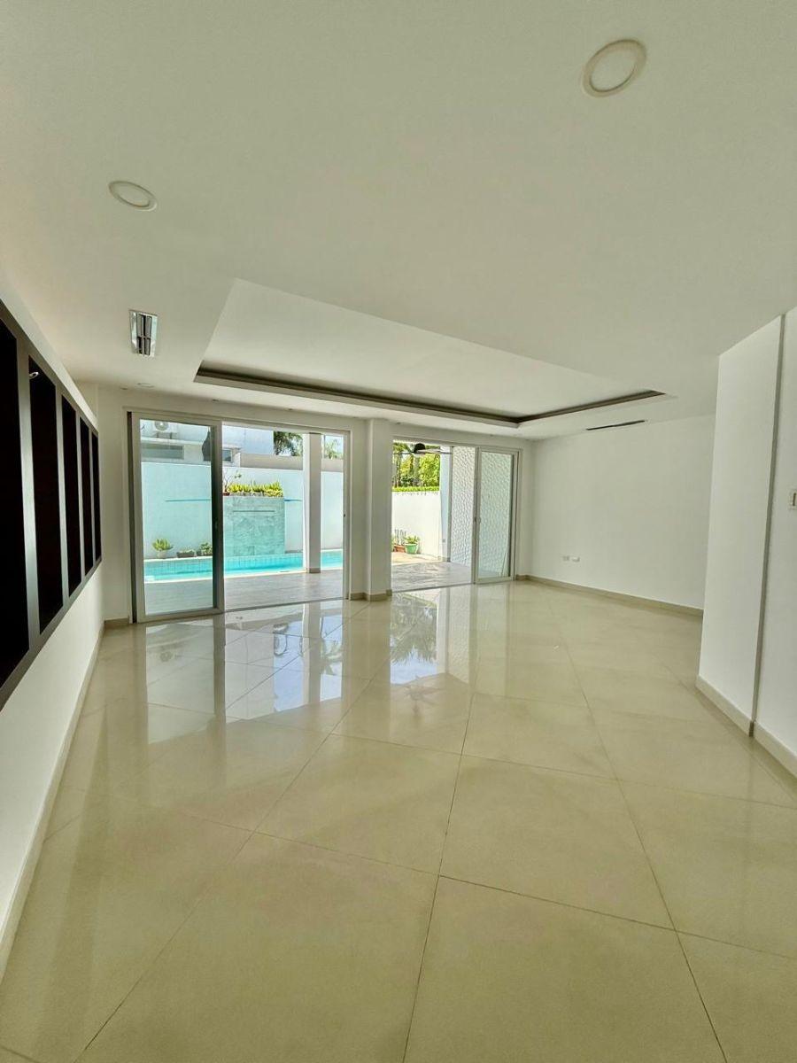 ️️ Casa en Venta – Alquiler Samborondón ️️ Remodelada con Sala de Cine Equipada, Guayas — imagen 7