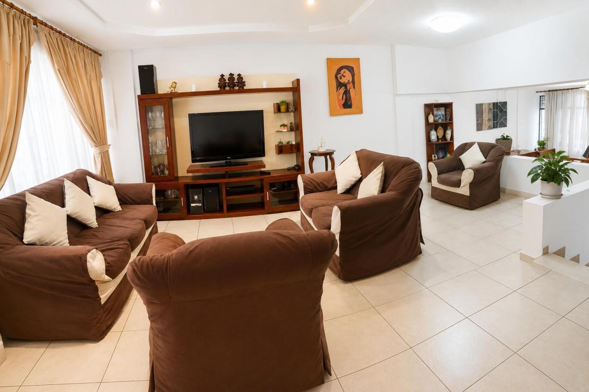 Casa en Venta con Departamento Dúplex y Suite | San José de Monjas — imagen 10