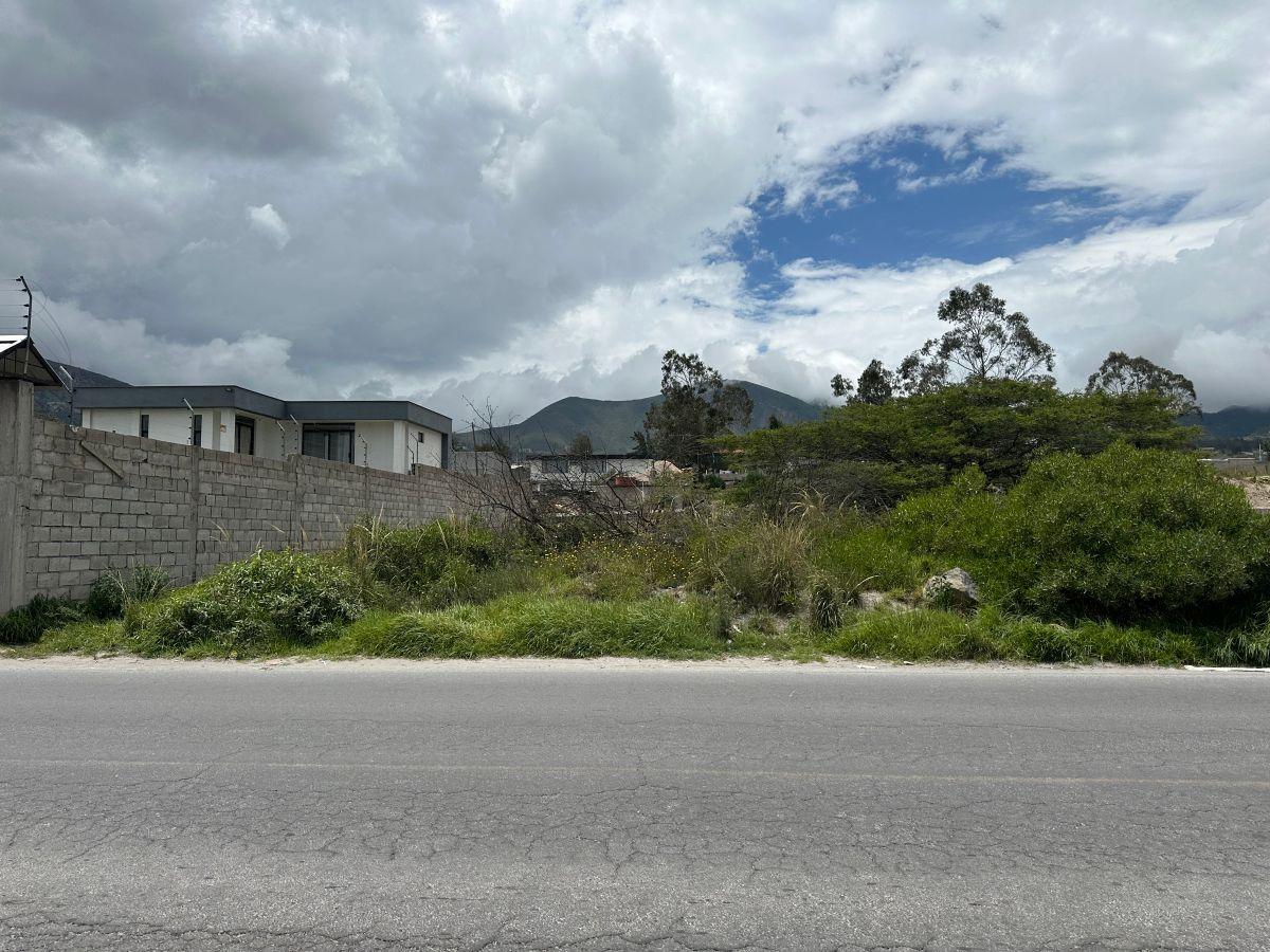 ¡Oportunidad! Vendo Hermoso Terreno de 600 m² Cercano Al Monumento de La Mitad del Mundo — imagen 3