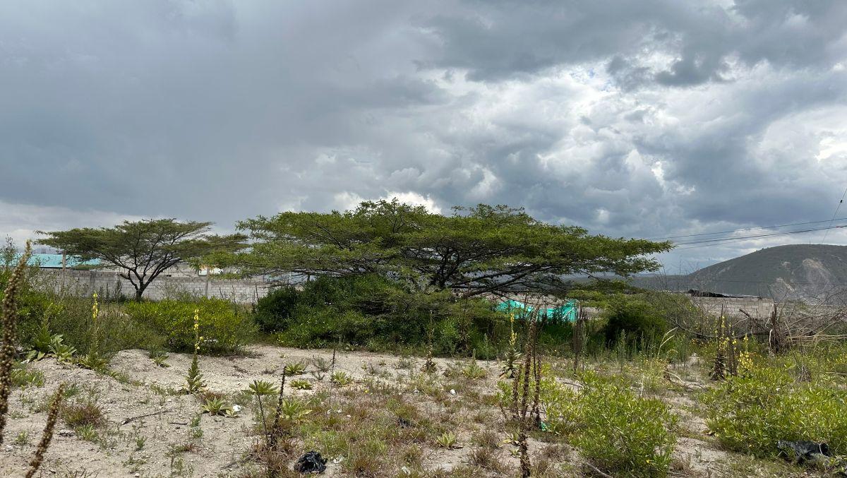 ¡Oportunidad! Vendo Hermoso Terreno de 600 m² Cercano Al Monumento de La Mitad del Mundo — imagen 2