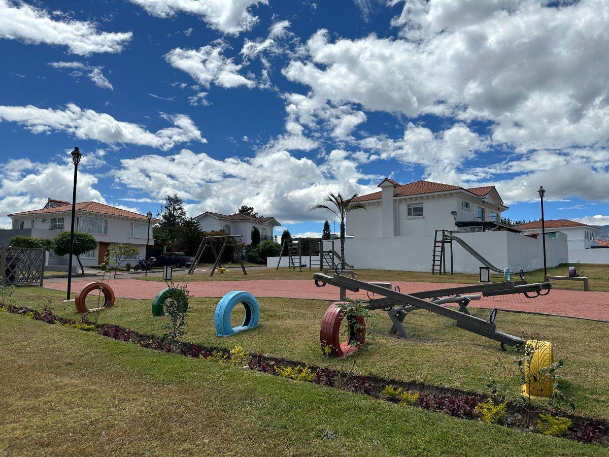 Vendo Terreno Totalmente Plano en Urbanización Privada Santa Clara Sangolqui — imagen 4
