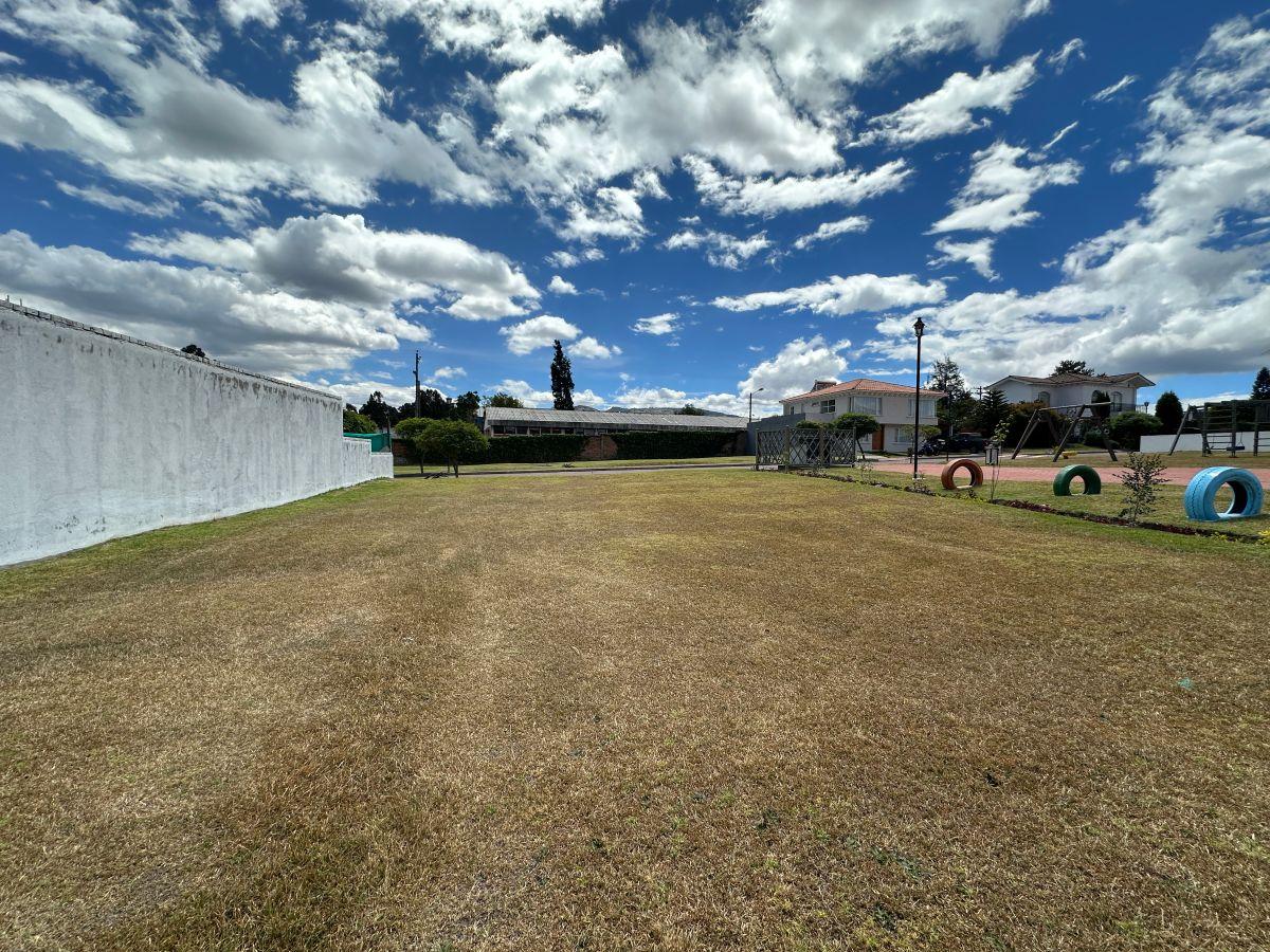 Vendo Terreno Totalmente Plano en Urbanización Privada Santa Clara Sangolqui — imagen 3