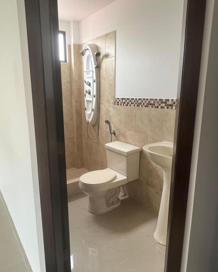 Venta de Casa Precio Rebajado Oportunidad Casa Esquinera Más Suite Completa. $ Valor Fijo, Guayas — imagen 2