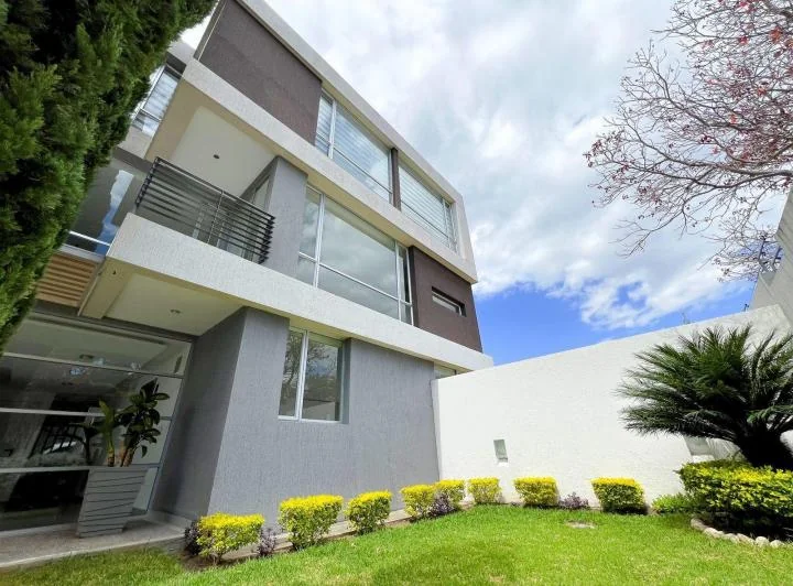 Cumbaya 94 m² en Venta Apartamento Nuevo 2 Habitaciones con Balcon — imagen 1