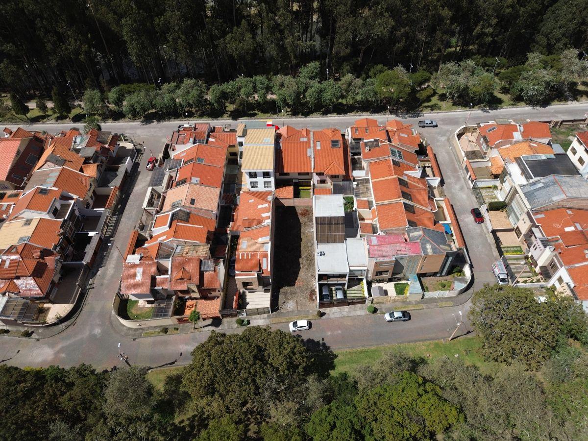 Amplia Casa en Venta en Río Sol – Cuenca, Azuay — imagen 10