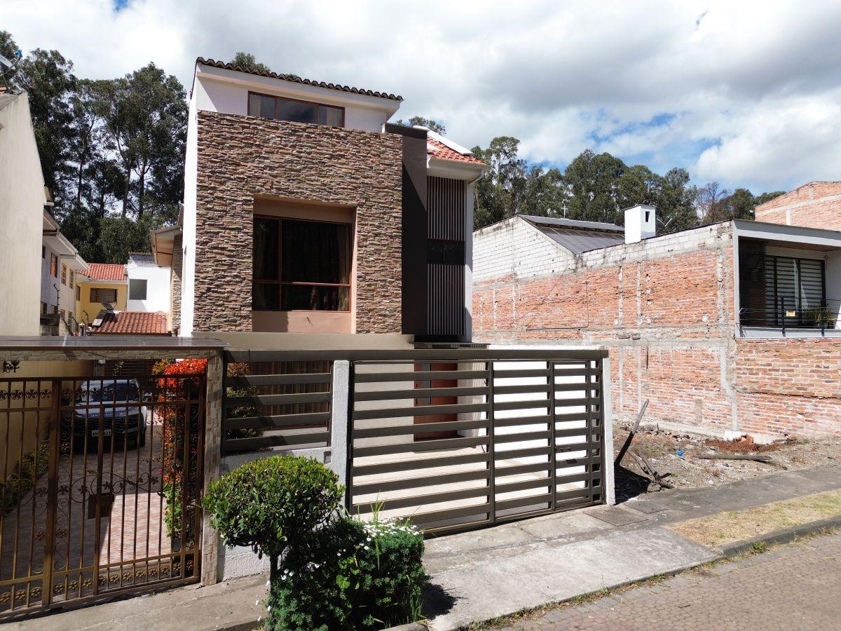 Amplia Casa en Venta en Río Sol – Cuenca, Azuay — imagen 9