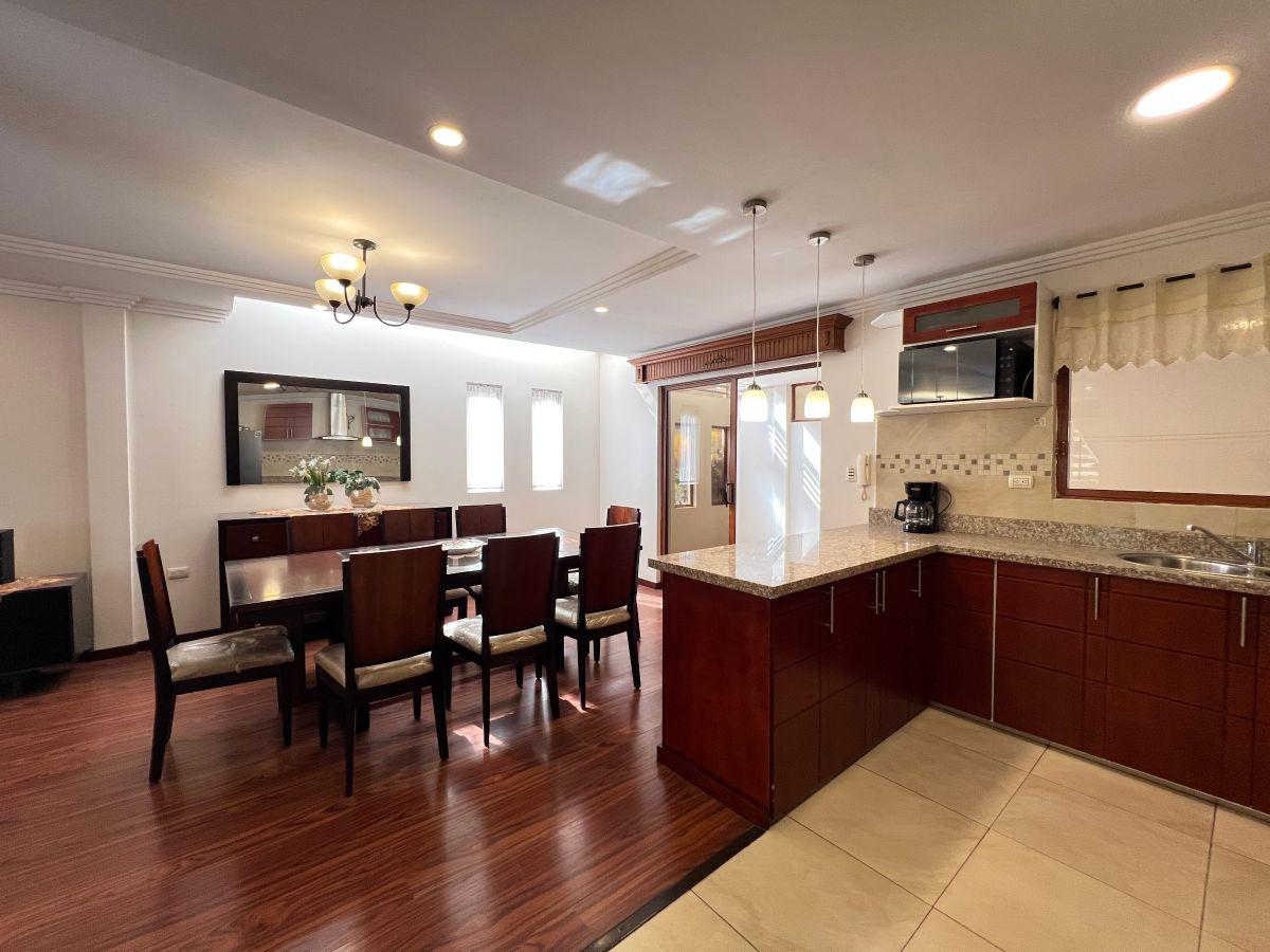 Amplia Casa en Venta en Río Sol – Cuenca, Azuay — imagen 5