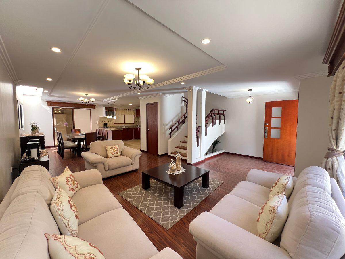 Amplia Casa en Venta en Río Sol – Cuenca, Azuay — imagen 3
