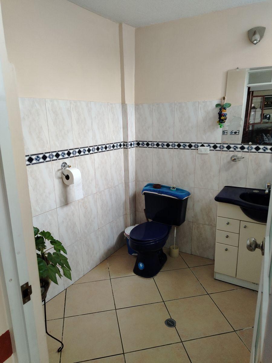 Vendo Casa Rentera de 2 Departamento Una Casa y un Local Sector Conocoto — imagen 4