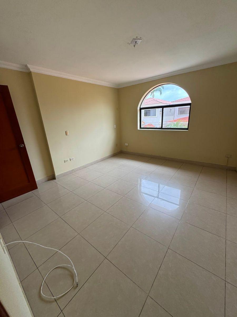 Casa de 255 m² con 3 Dorm. en Venta en Samborondón Us$260.000, Guayas — imagen 7