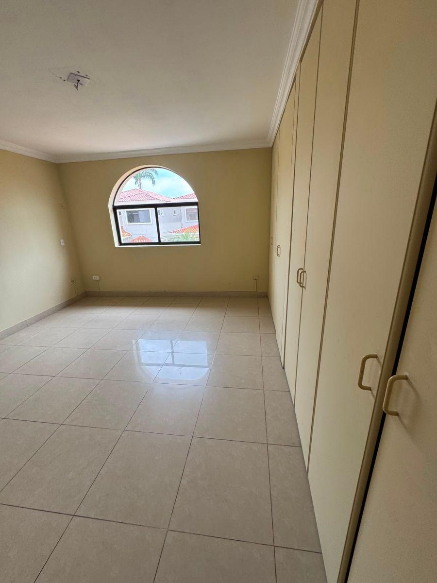 Casa de 255 m² con 3 Dorm. en Venta en Samborondón Us$260.000, Guayas — imagen 6