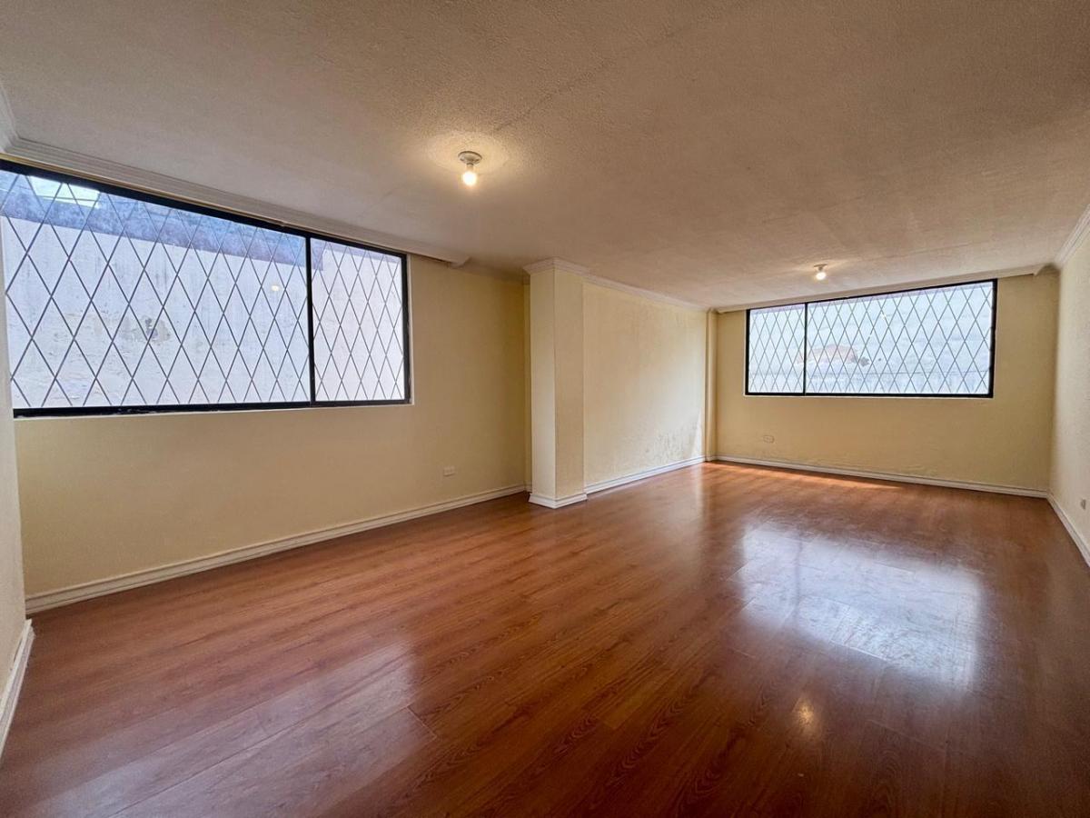 Venta de Oportunidad en Quito Norte Amplio Departamento de 3 Dorm. — imagen 10