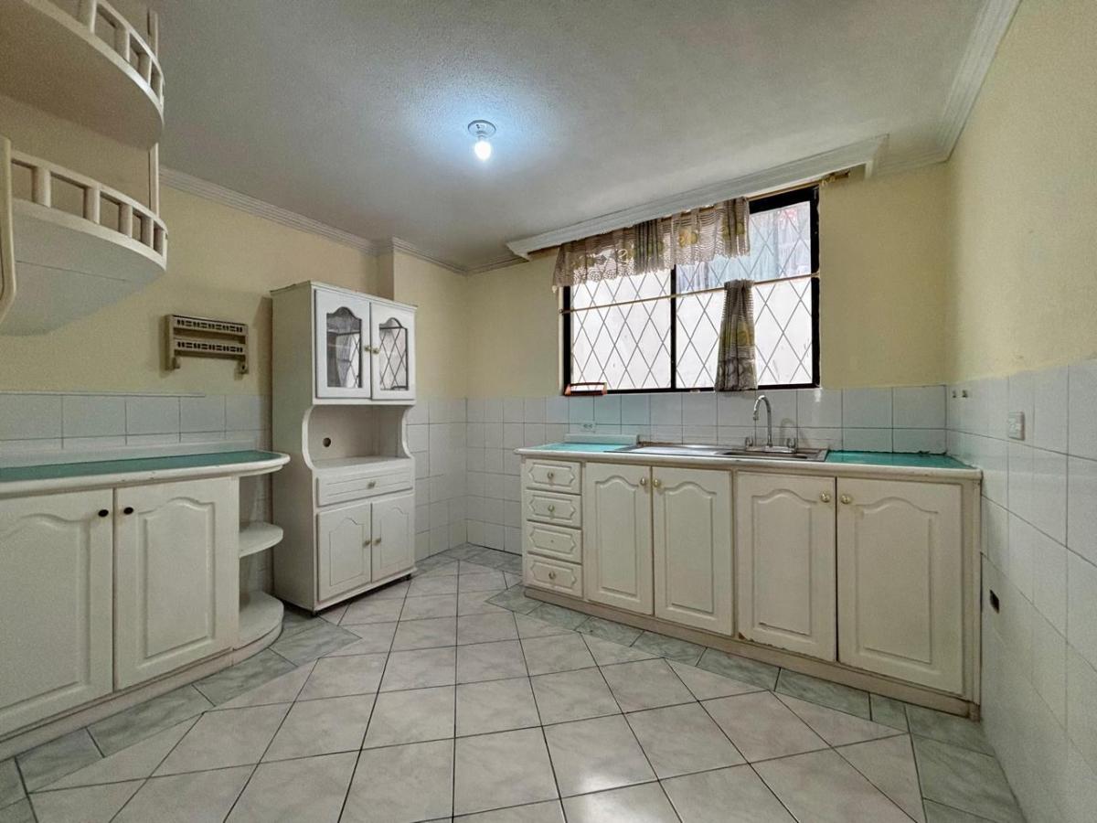 Venta de Oportunidad en Quito Norte Amplio Departamento de 3 Dorm. — imagen 8