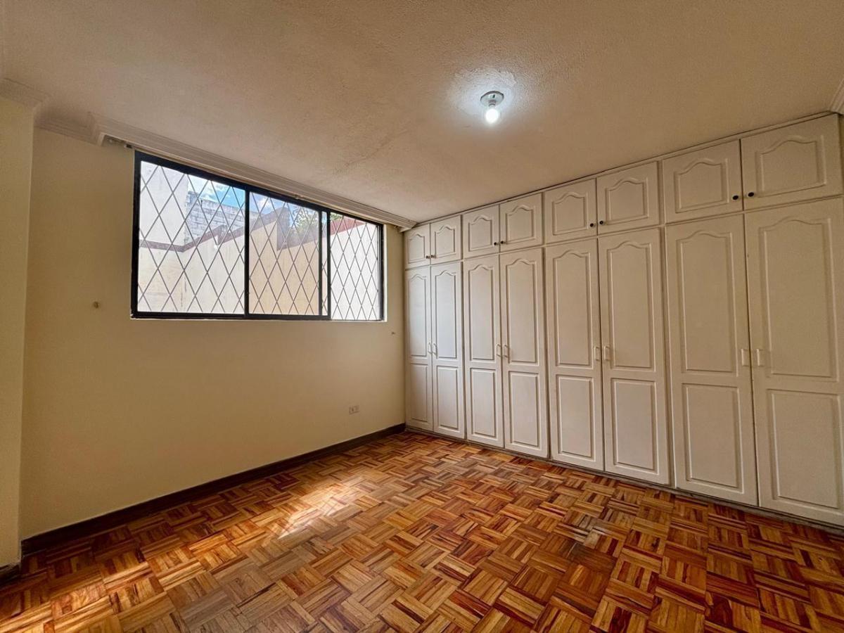 Venta de Oportunidad en Quito Norte Amplio Departamento de 3 Dorm. — imagen 6