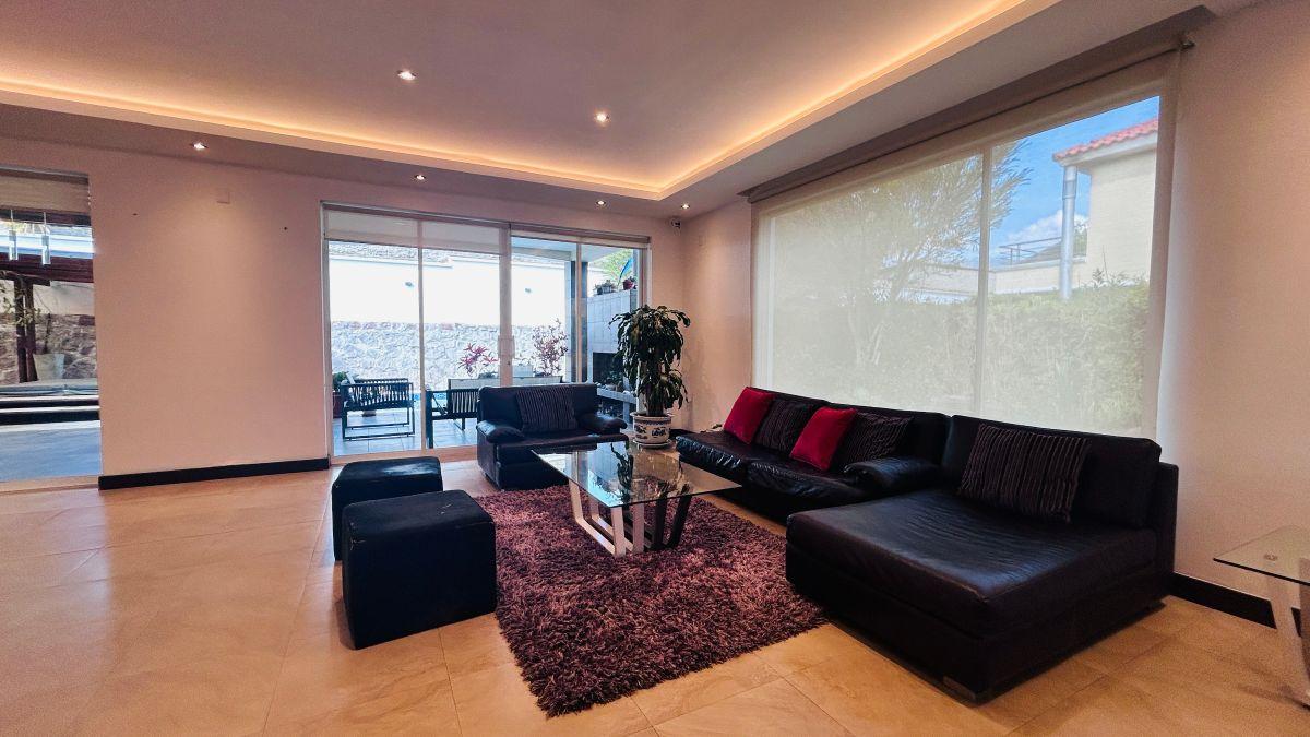 Casa de 674 m² con 4 Habitaciones en Venta en Cumbayá — imagen 9
