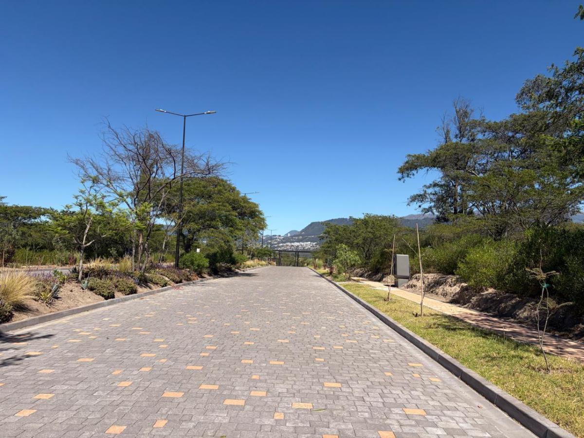 Mcl - Venta de Terreno Dentro de Napakuna - Urbanizacion de Lujo - Tumbaco — imagen 10
