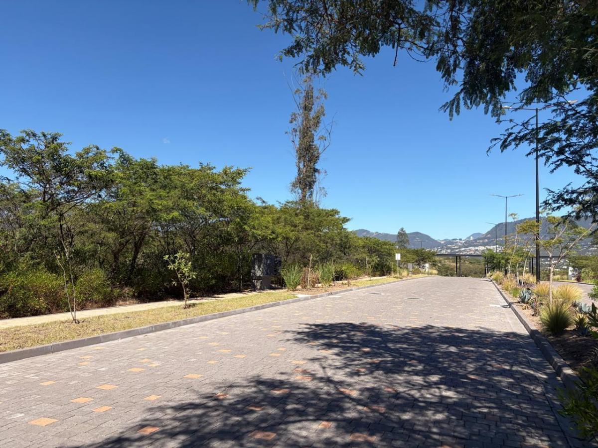 Mcl - Venta de Terreno Dentro de Napakuna - Urbanizacion de Lujo - Tumbaco — imagen 6