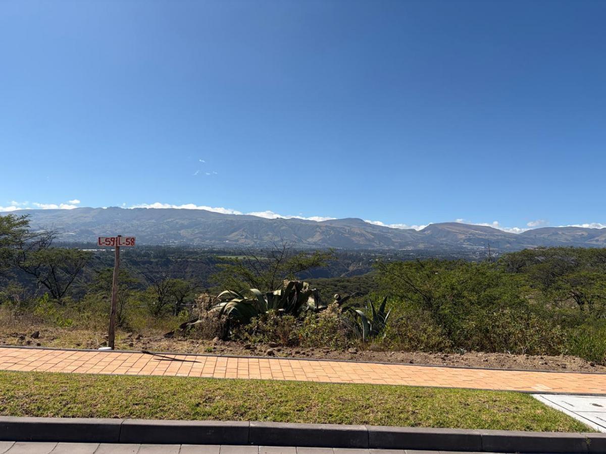 Mcl - Venta de Terreno Dentro de Napakuna - Urbanizacion de Lujo - Tumbaco — imagen 5