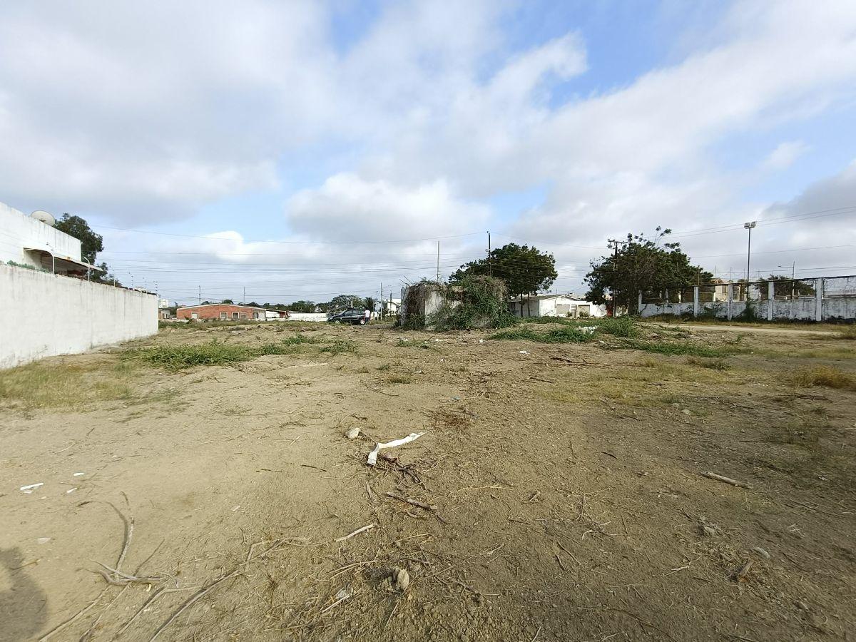 Vendo Terreno Esquinero a Tan Solo 2 Calles de La Playa en La Milina Salinas — imagen 6