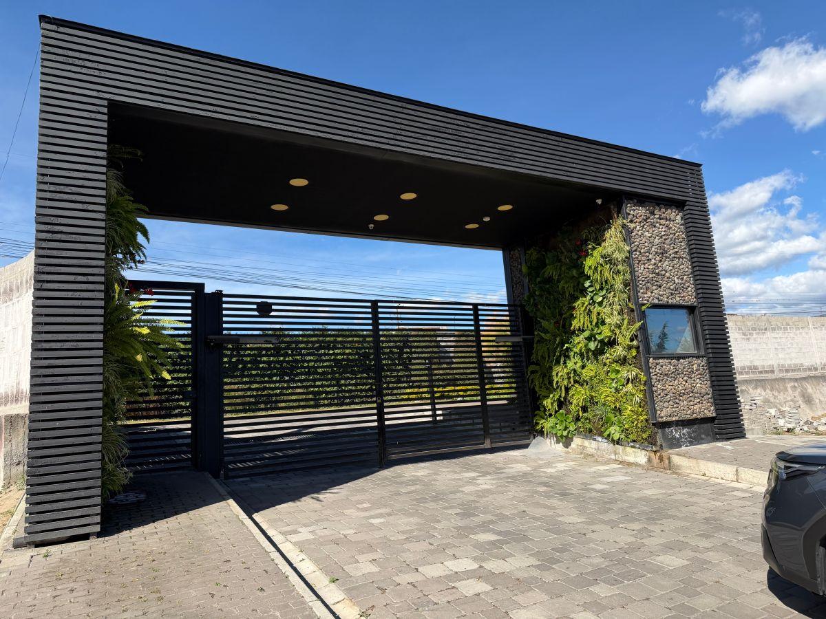 Terreno de 2000 m² en Venta en Puembo con 34 m de Frente — imagen 8