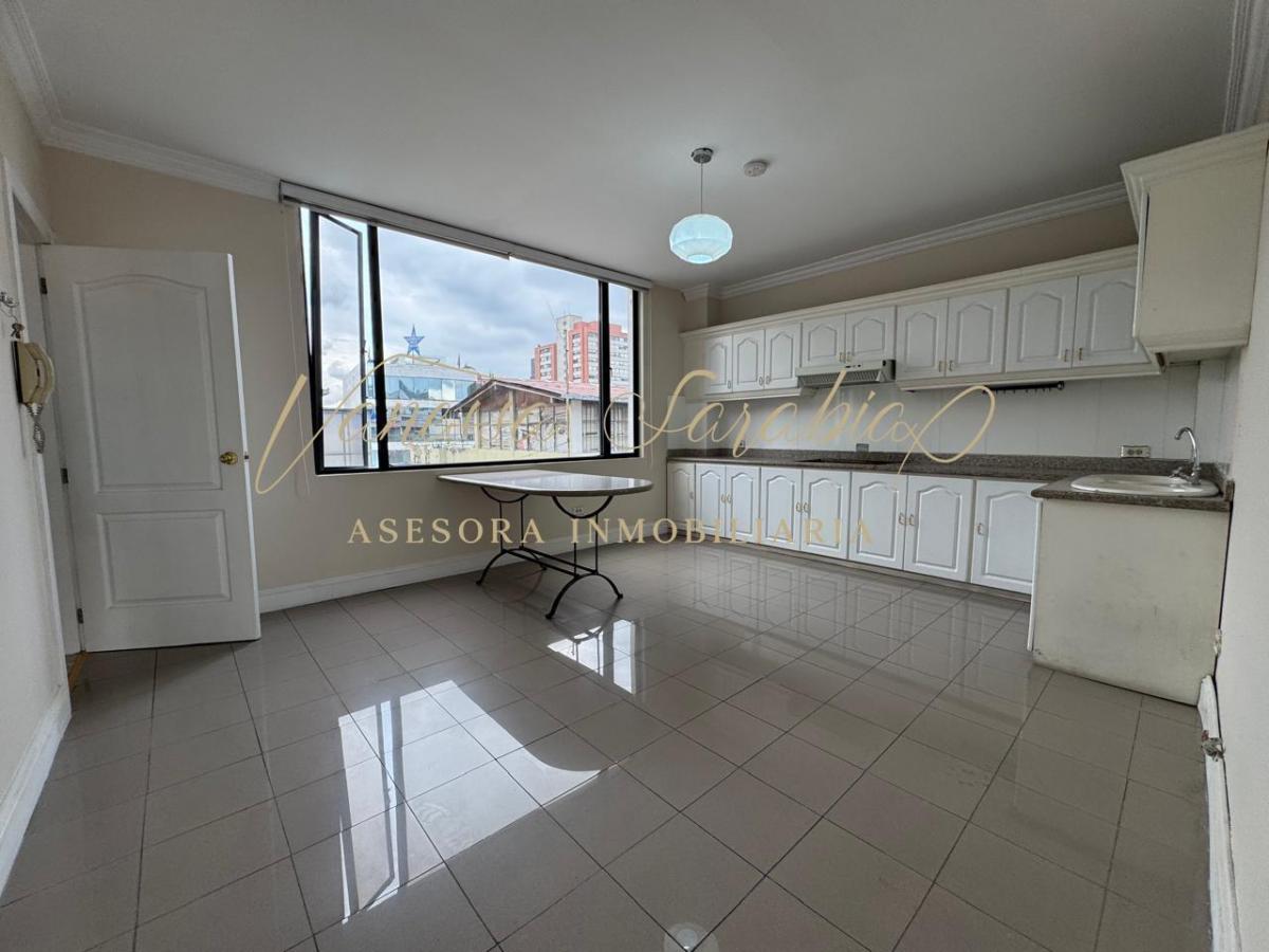Vendo Casa Independiente en La Floresta, Quito - Ecuador — imagen 5