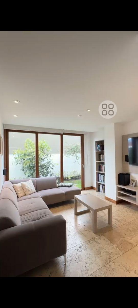 Departamento Tipo Casa con Jardín Privado en Cumbayá/ 3 Habitaciones c/u con Baño — imagen 9
