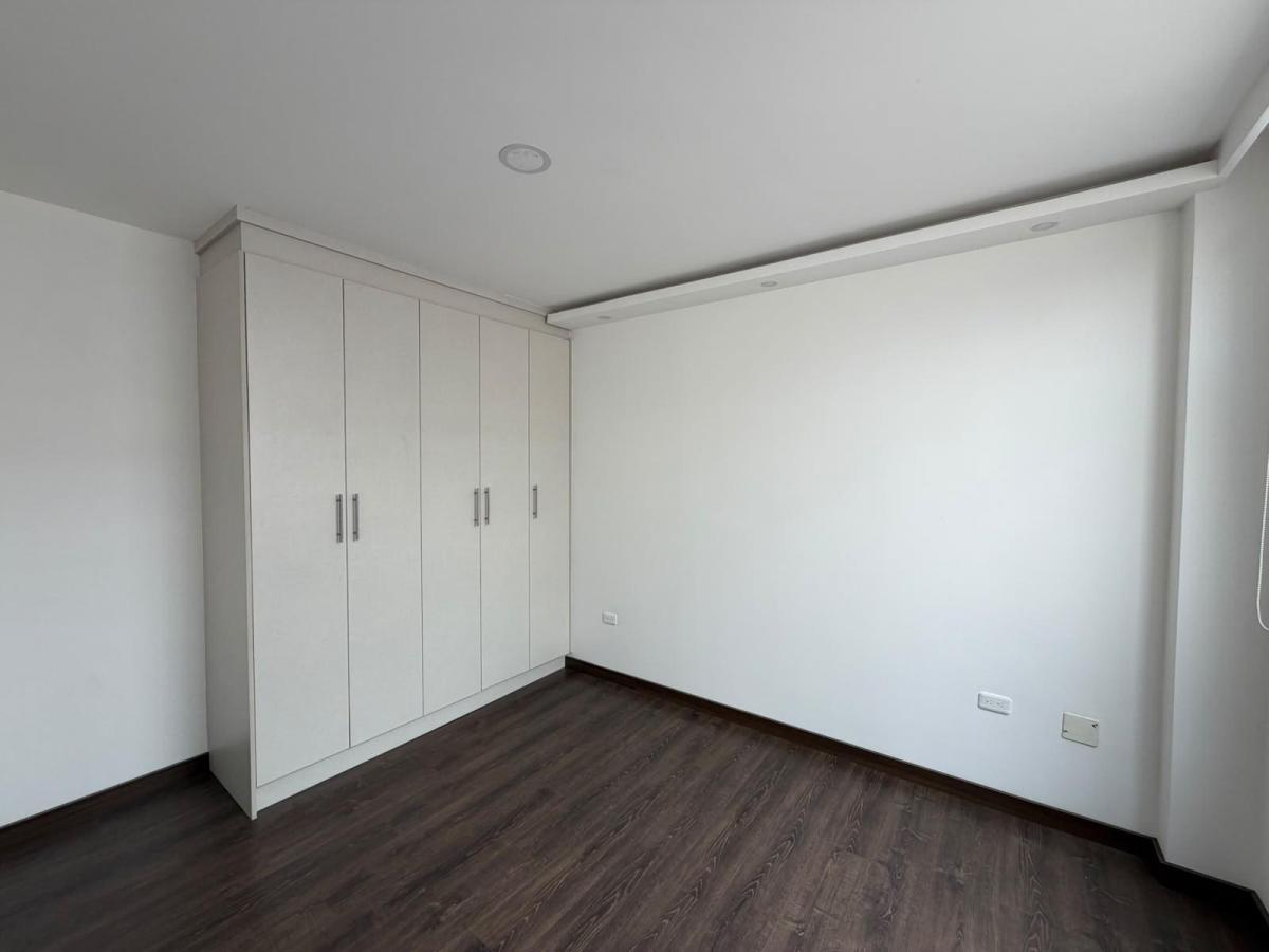 Casa en Venta Vip en Sector Estratégico de Ambato, Tungurahua — imagen 3