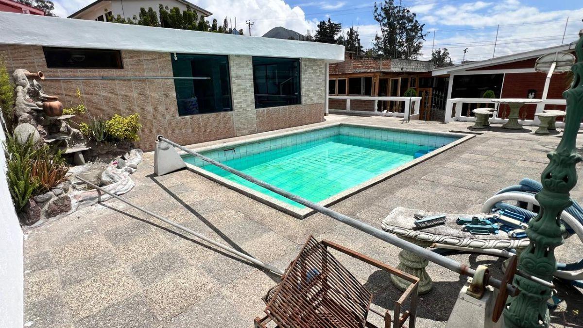 En Venta Casa con Piscina Mitad del Mundo, San Antonio de Pichincha | $270.000 — imagen 2