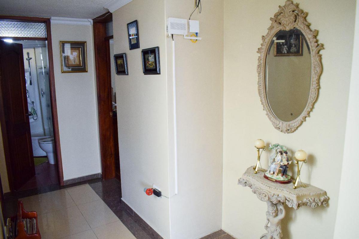 Venta Amplia y Hermosa Casa, San Antonio de Pichincha — imagen 5