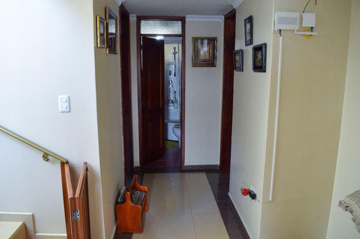 Venta Amplia y Hermosa Casa, San Antonio de Pichincha — imagen 4