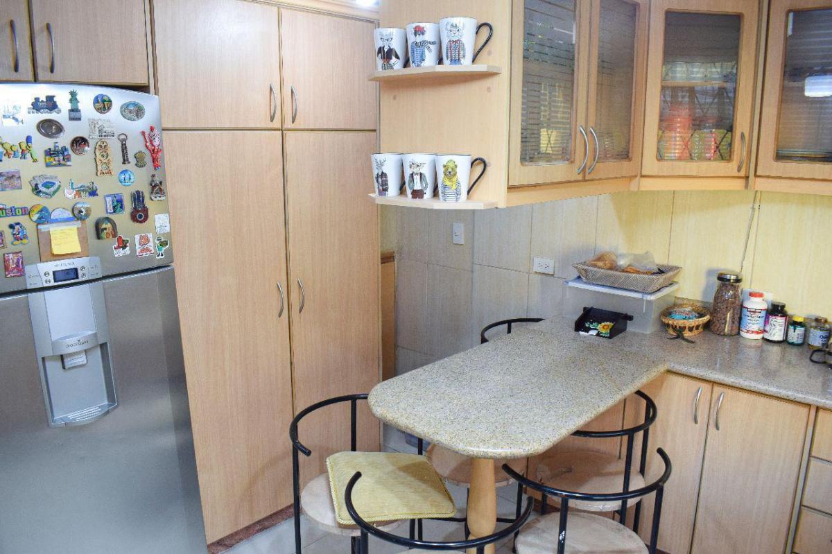 Venta Amplia y Hermosa Casa, San Antonio de Pichincha — imagen 2