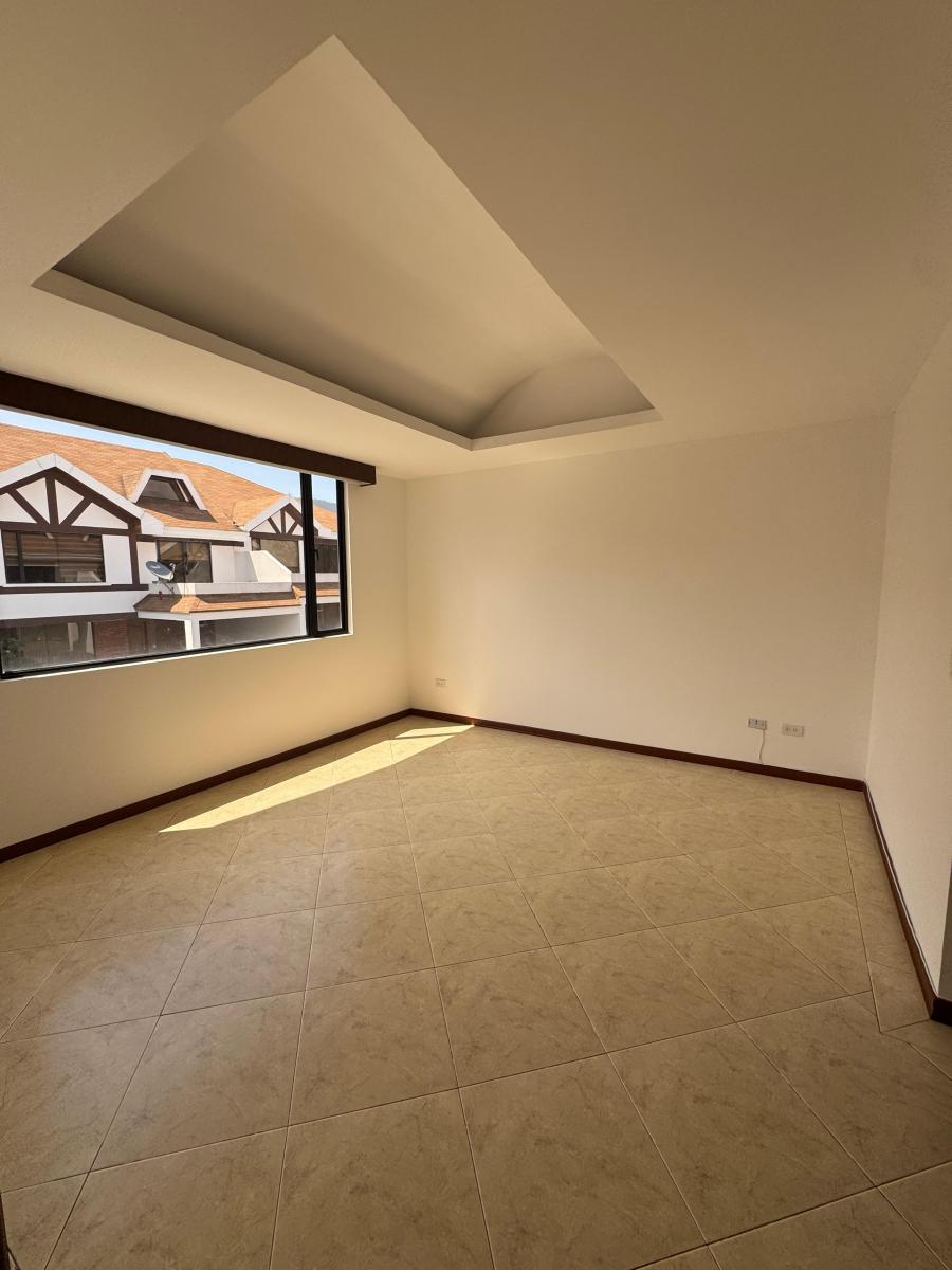 Cumbaya Vendo Casa Conjunto Privado — imagen 3