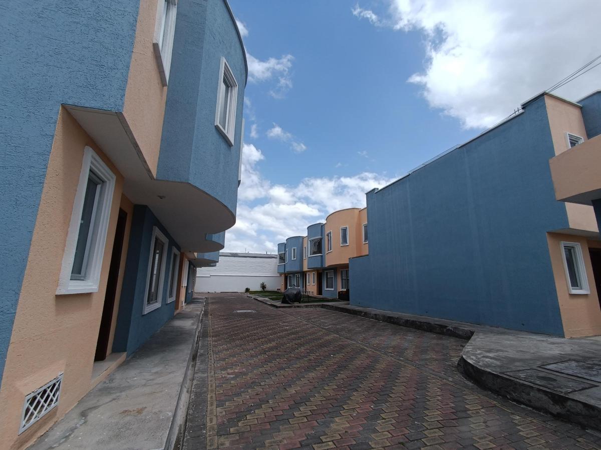 Cayambe Casas de Venta por Estrenar en Conjunto — imagen 10